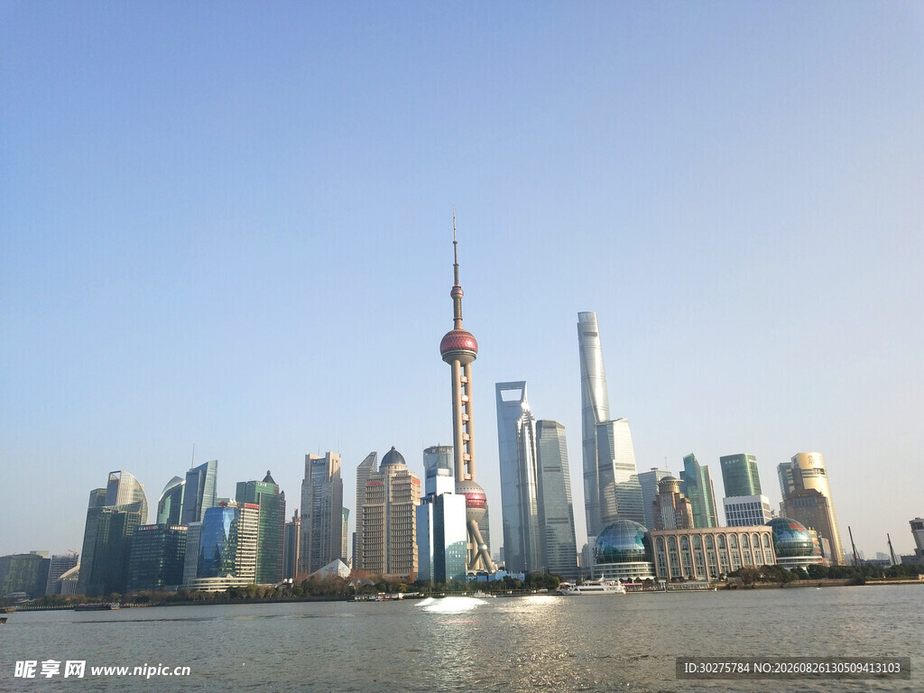 上海外滩壮丽城市天际线