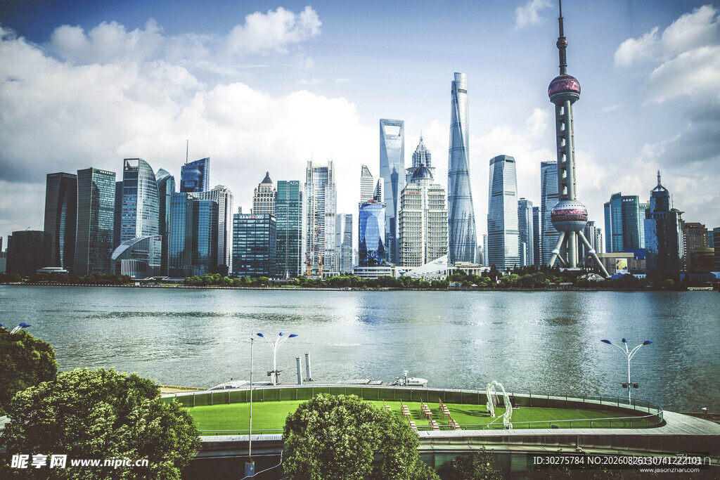 上海外滩壮丽城市天际线