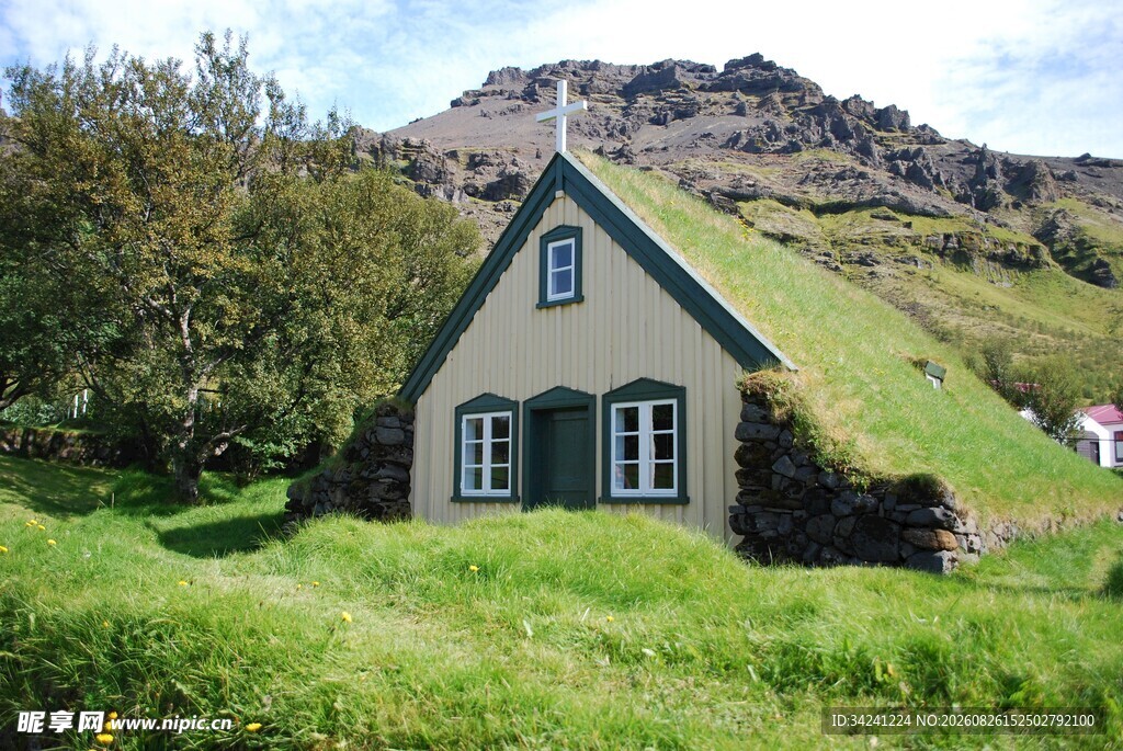 冰岛草皮屋顶小屋风景