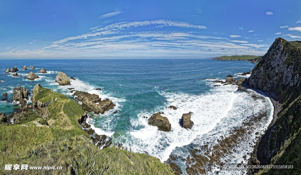 海岸壮丽风光海浪拍岩石