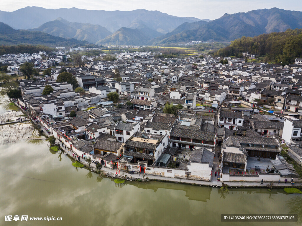 江南水乡古村落俯瞰美景