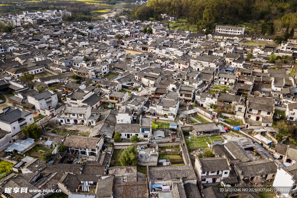俯瞰古村落全景
