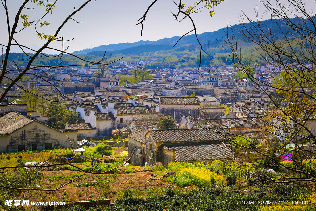 山村风光古朴宁静的村落