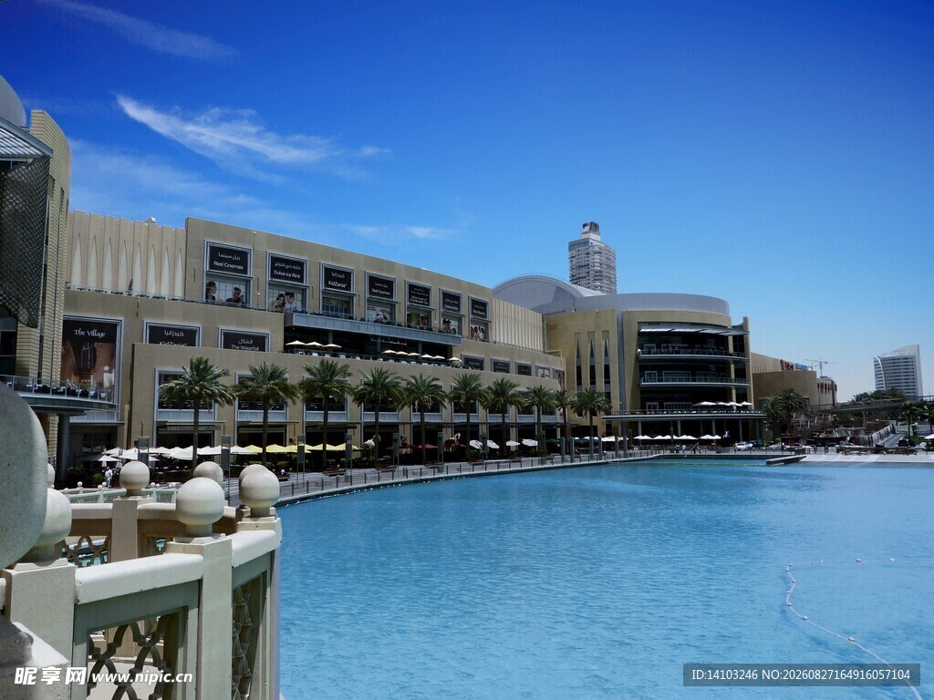 海滨城市美丽建筑与水景