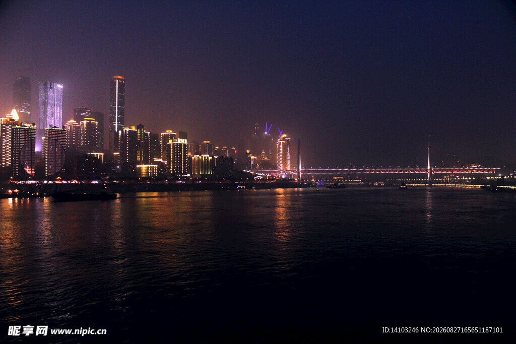城市璀璨夜景江面倒影