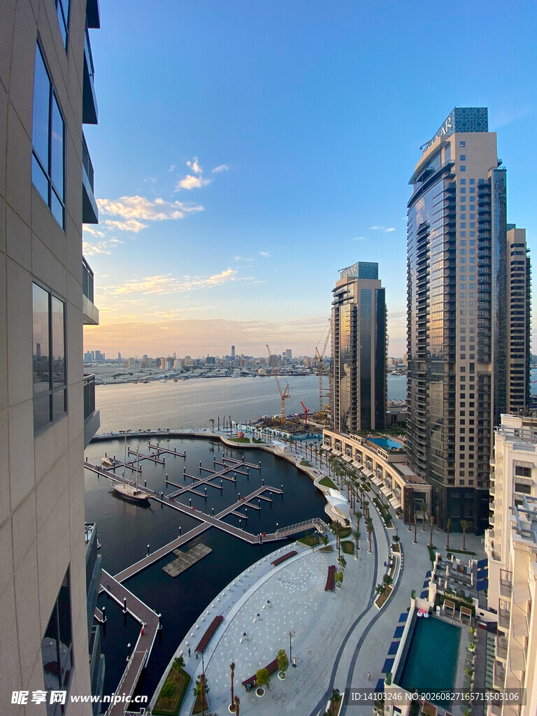 城市海港天际线美丽景观