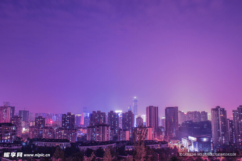 城市夜幕下的绚烂天际线