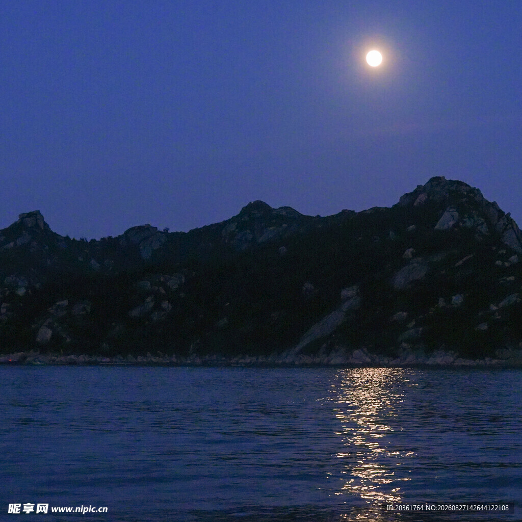月夜山水景