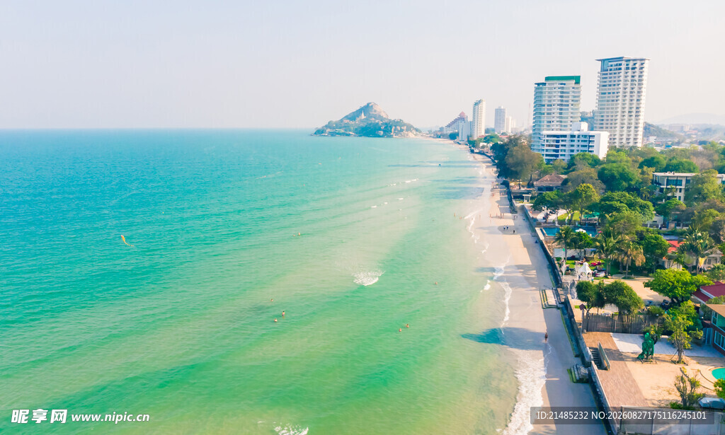 美丽海滨城市海岸线风光