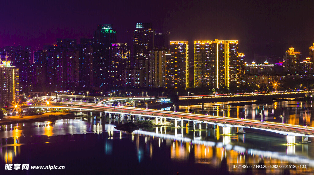 城市夜景桥梁璀璨灯光
