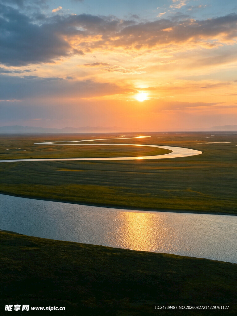河畔日落美景