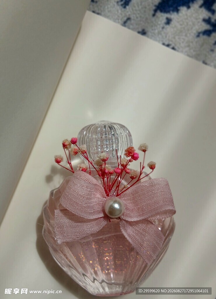 粉色蝴蝶结精致发饰