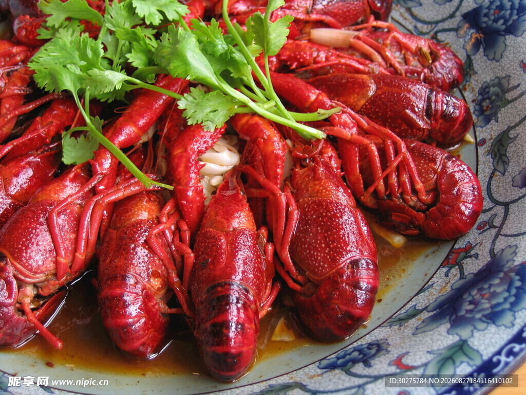 美味小龙虾摆盘诱人