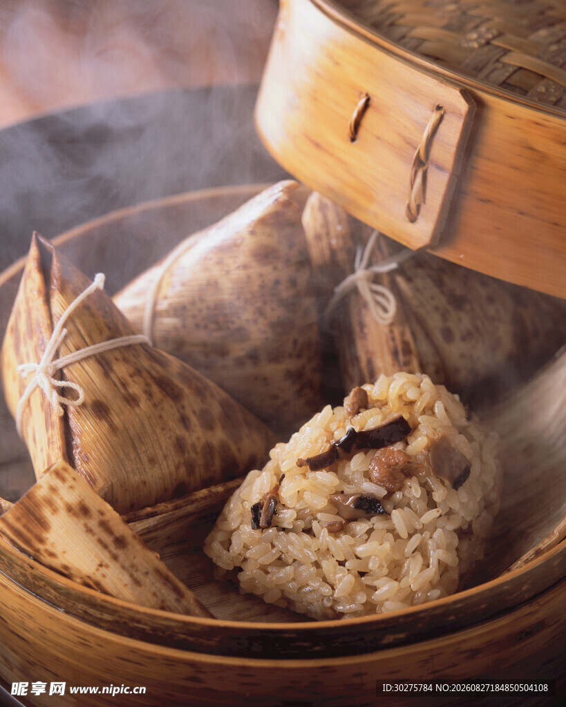 蒸笼里的美味传统粽子
