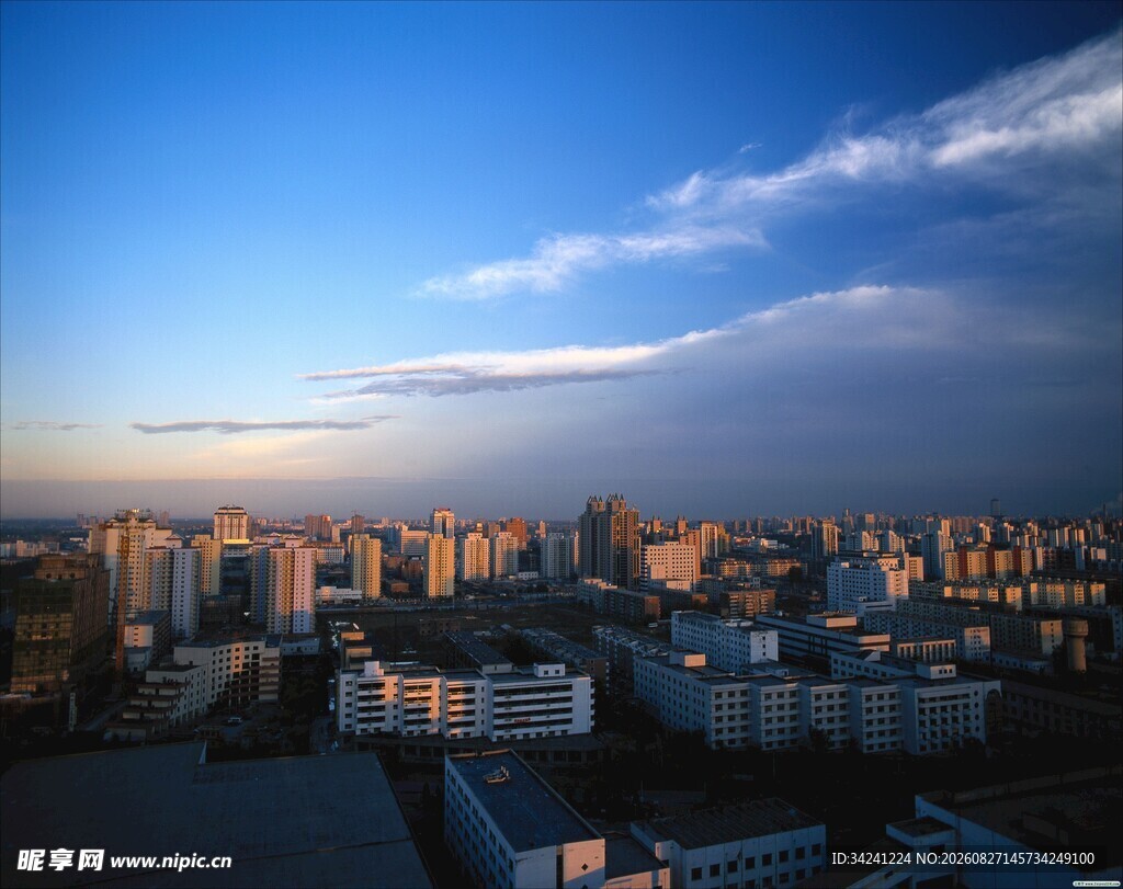 城市黄昏天际线俯瞰美景