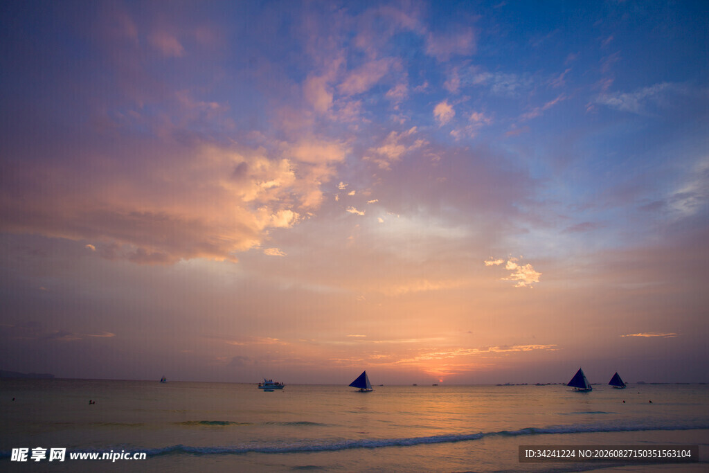 海上日落帆船美景