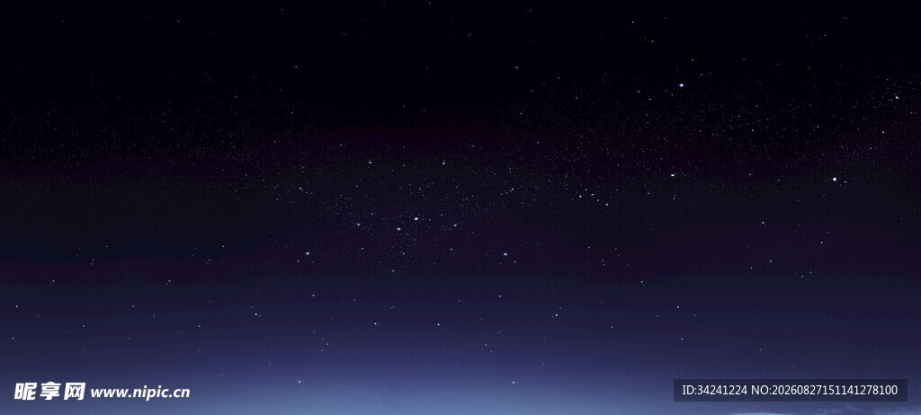 深邃夜空下的神秘幽蓝