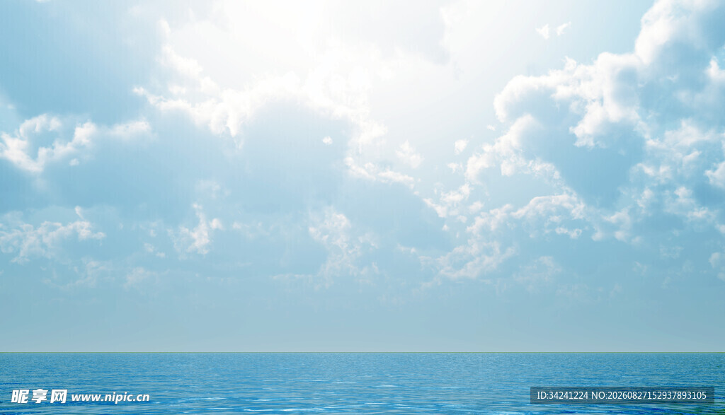 蓝天碧海间的阳光美景