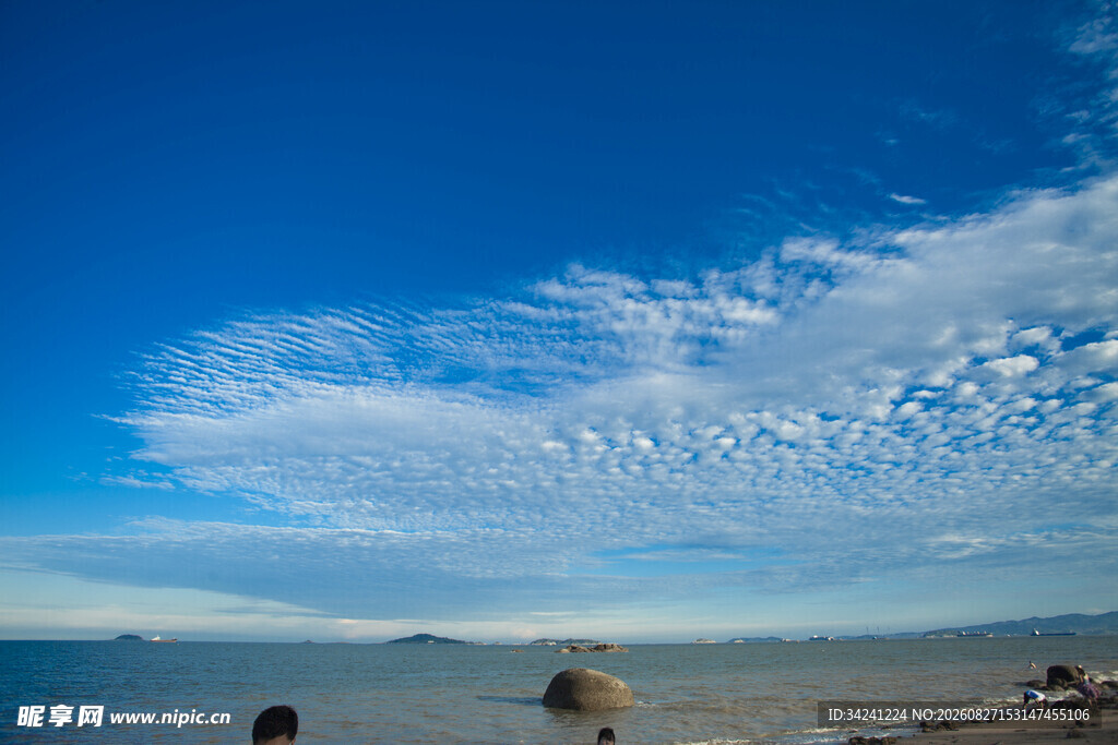 海边蓝天美景