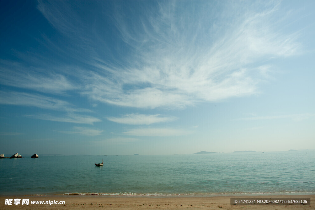 海边蓝天碧波美景