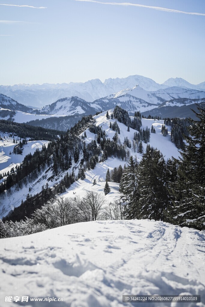 雪山风景远眺