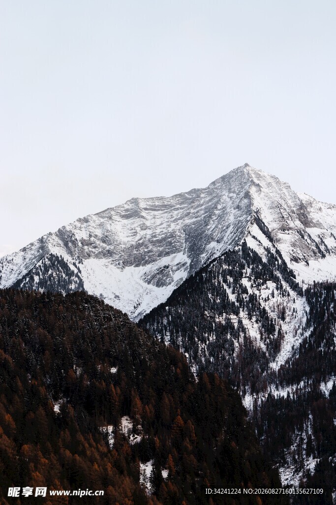 雪山壮丽景色