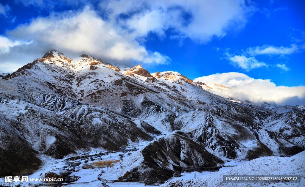 雪山壮丽风光