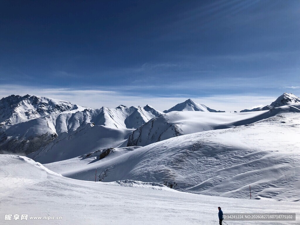 雪山孤影