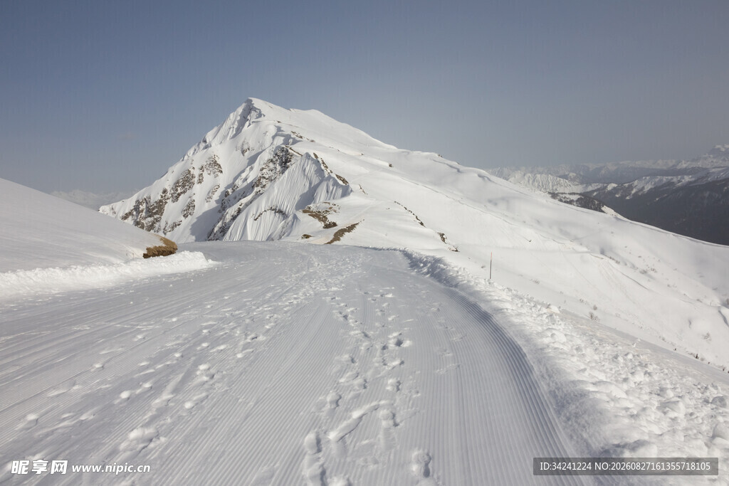 雪山壮丽风光
