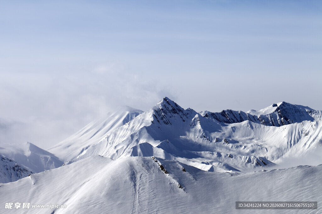 壮丽雪山景观