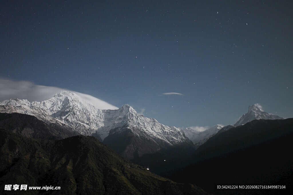 壮丽雪山景观