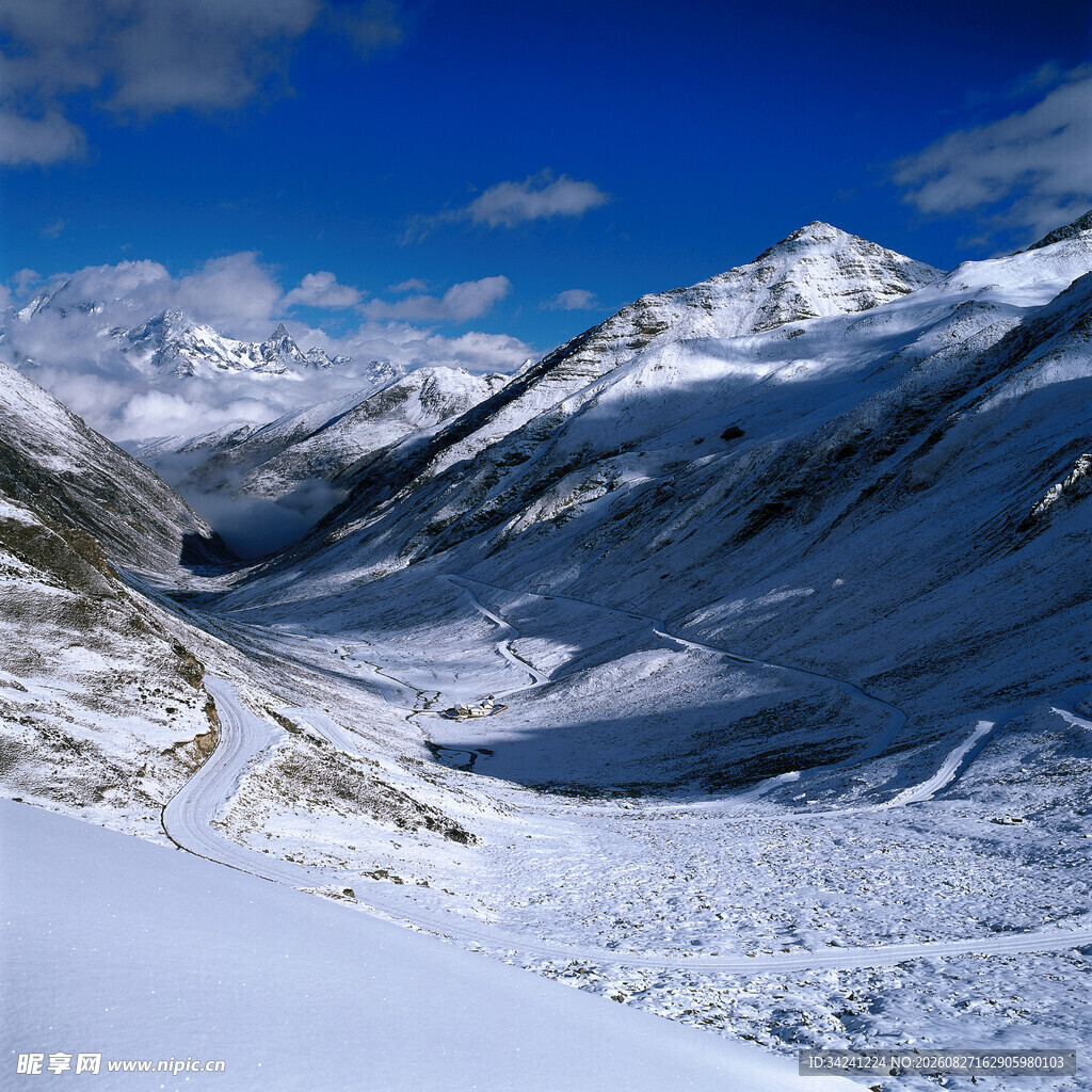雪山壮丽风光