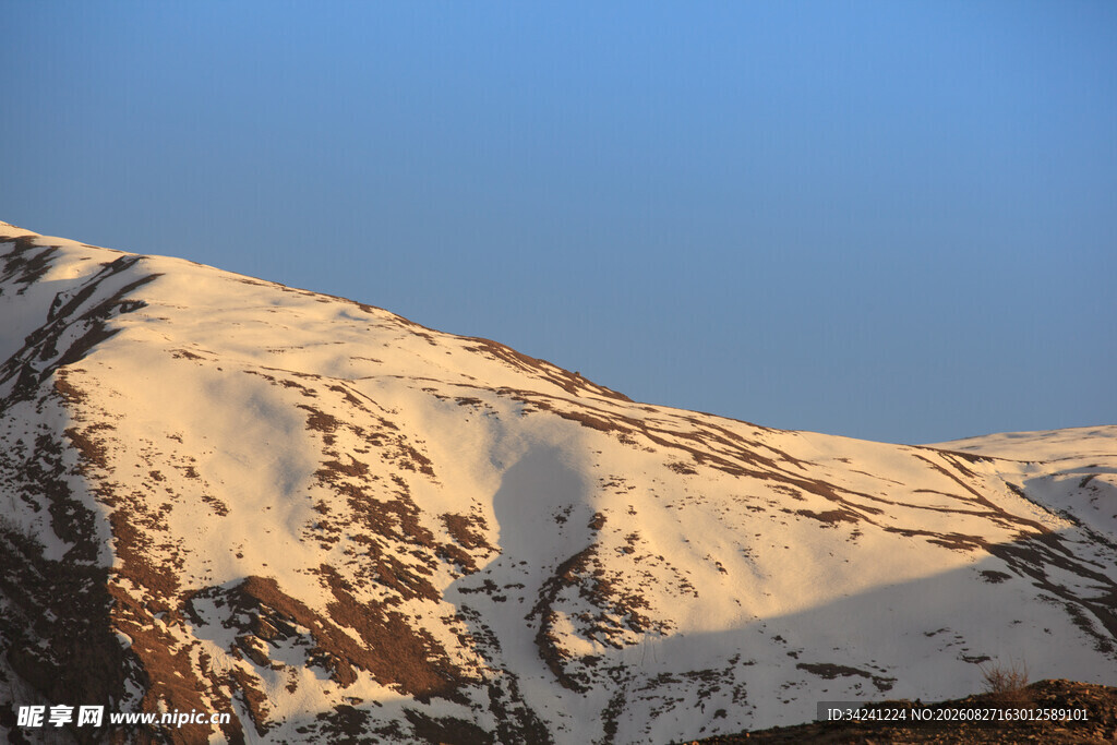 雪山壮丽风光