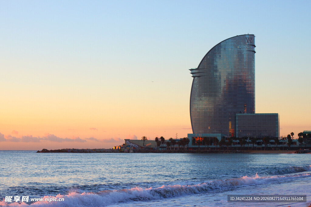巴塞罗那海滨独特建筑景观