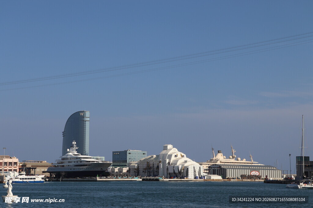 巴塞罗那海滨城市景观