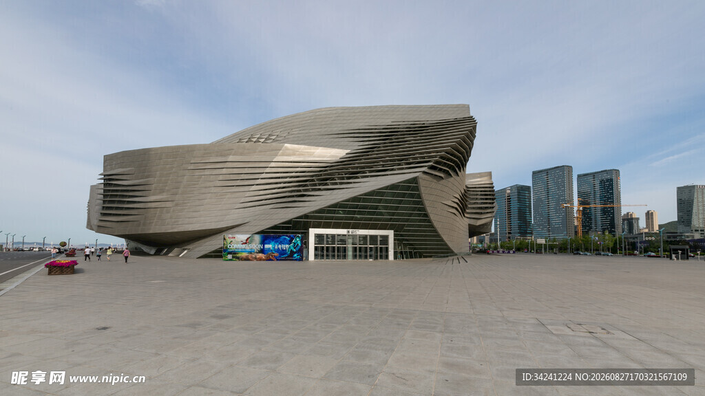 现代风格独特建筑外观