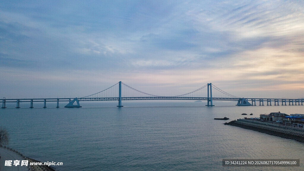 海上大桥日落美景
