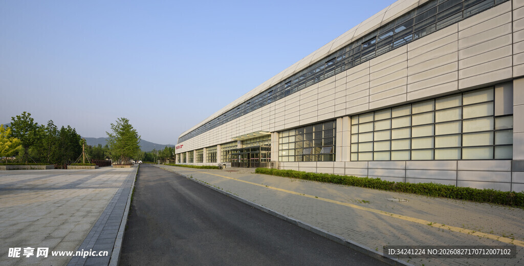 现代风格工业建筑外观
