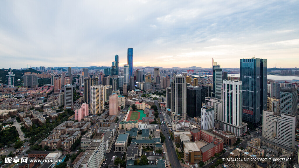 城市天际线俯瞰壮丽景观