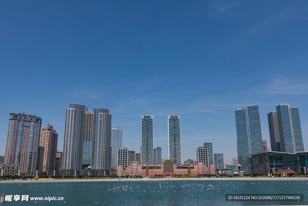 城市滨水高楼景观
