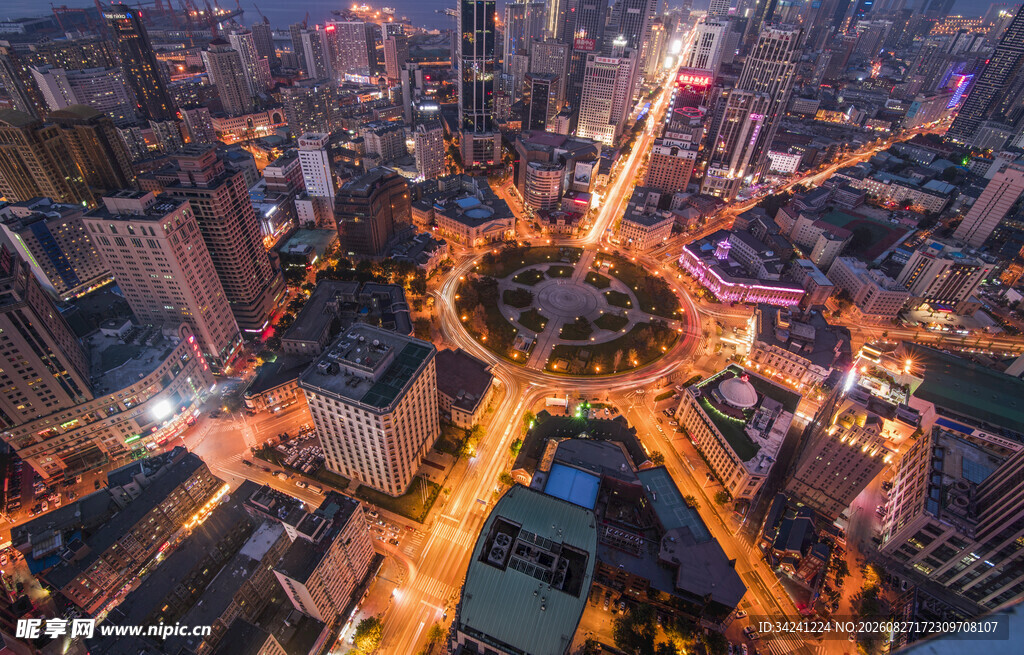 城市璀璨夜景俯瞰图