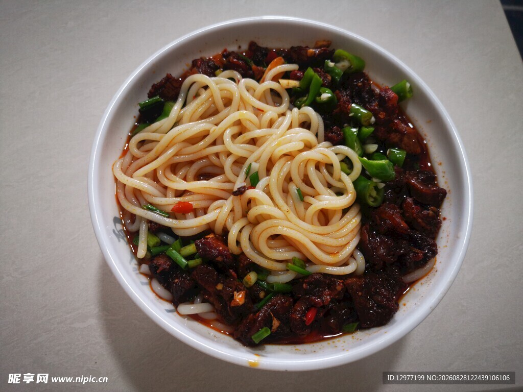 美味肉酱拌面