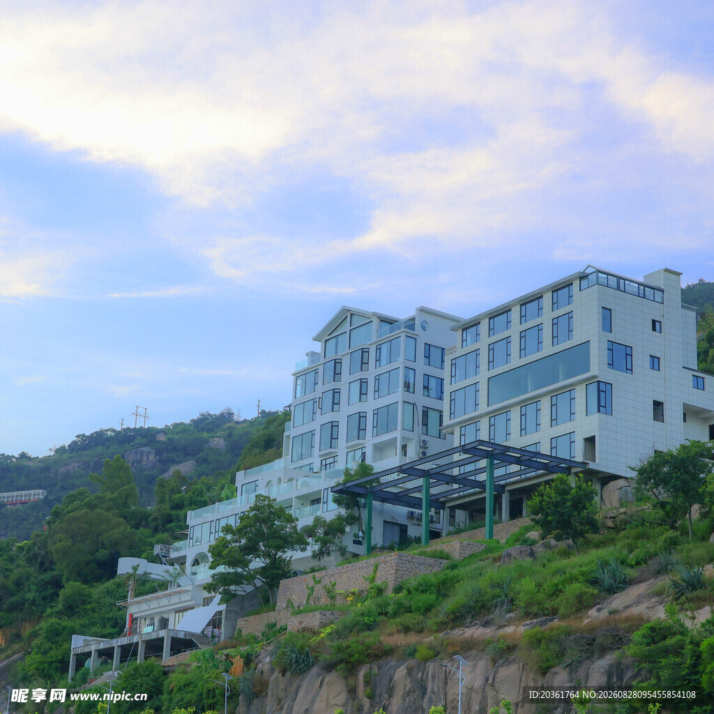 山间豪华度假酒店景观