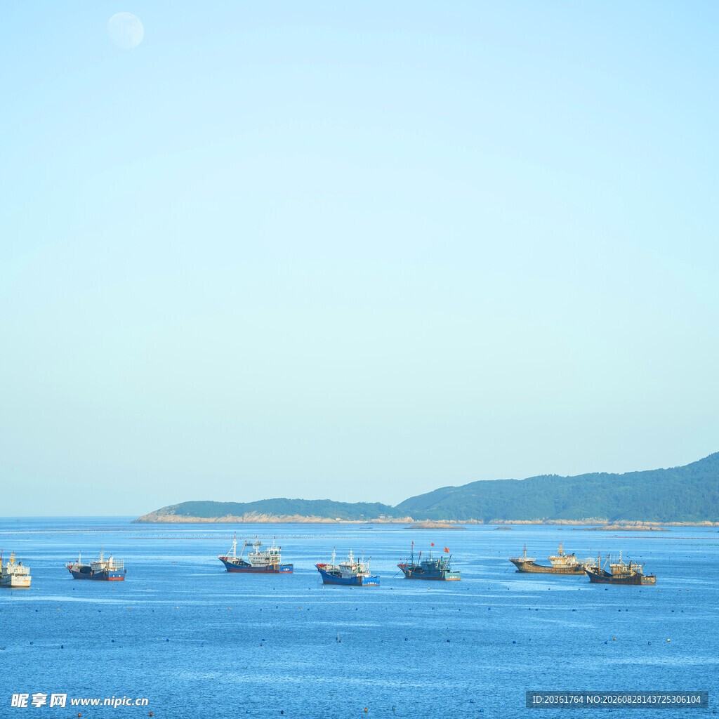 海上渔船风景