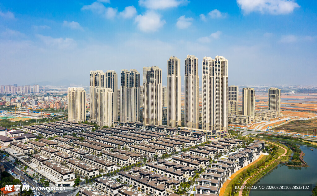 城市河畔高楼住宅区景观