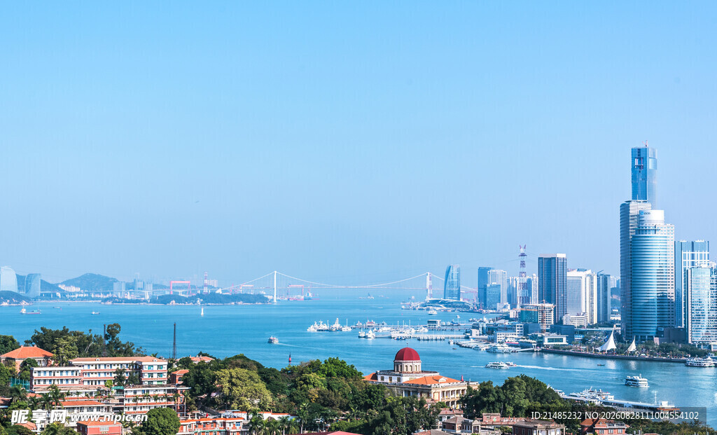 海滨城市天际线景观