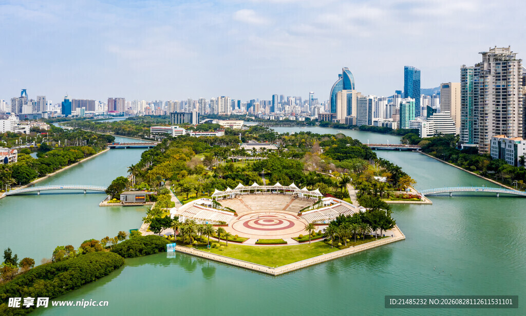 城市河畔风光秀丽景色