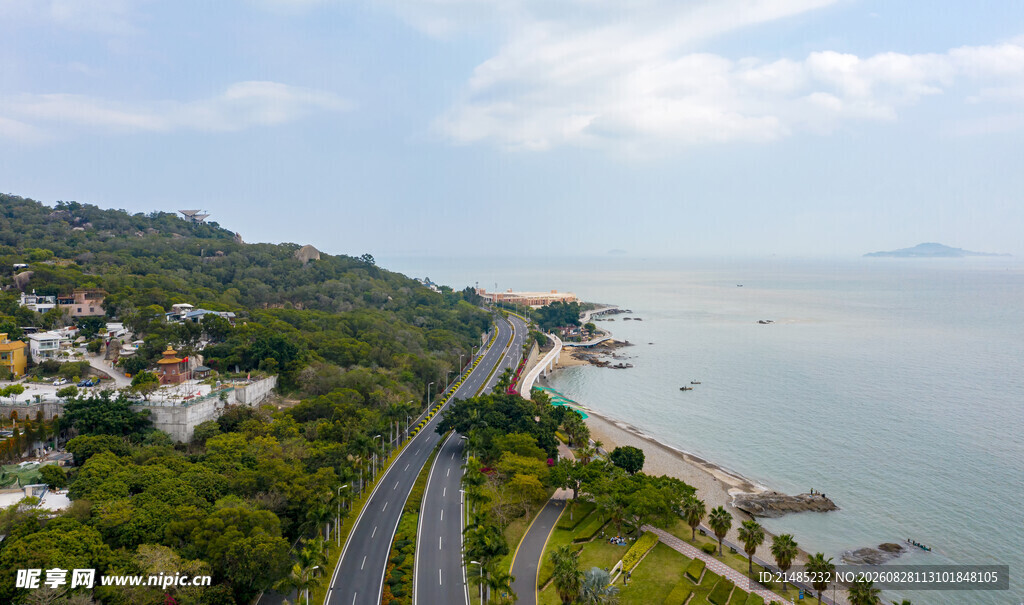 沿海公路旁的美丽风光