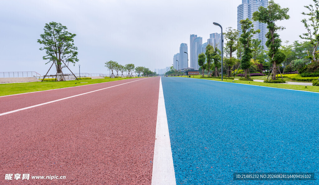 城市彩色跑道风景