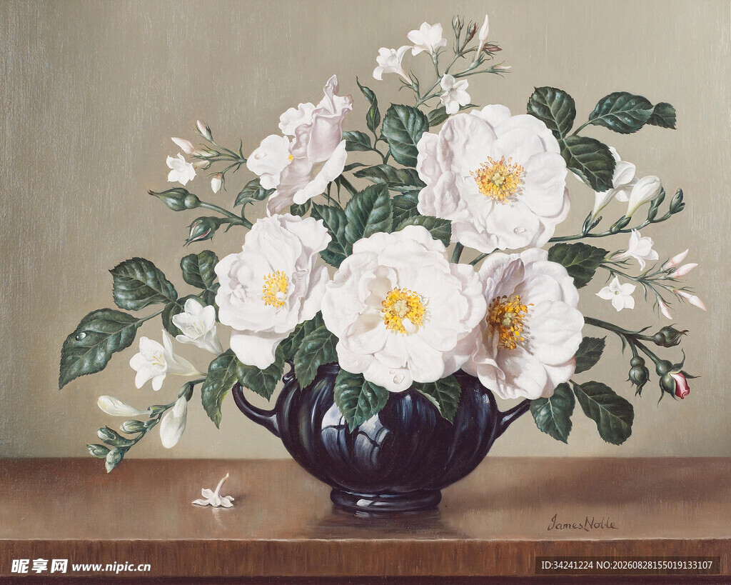 花瓶中的白色花卉静物画